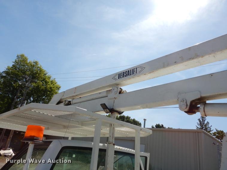 image for item DD0850 1995 Chevrolet Cheyenne 3500 bucket truck