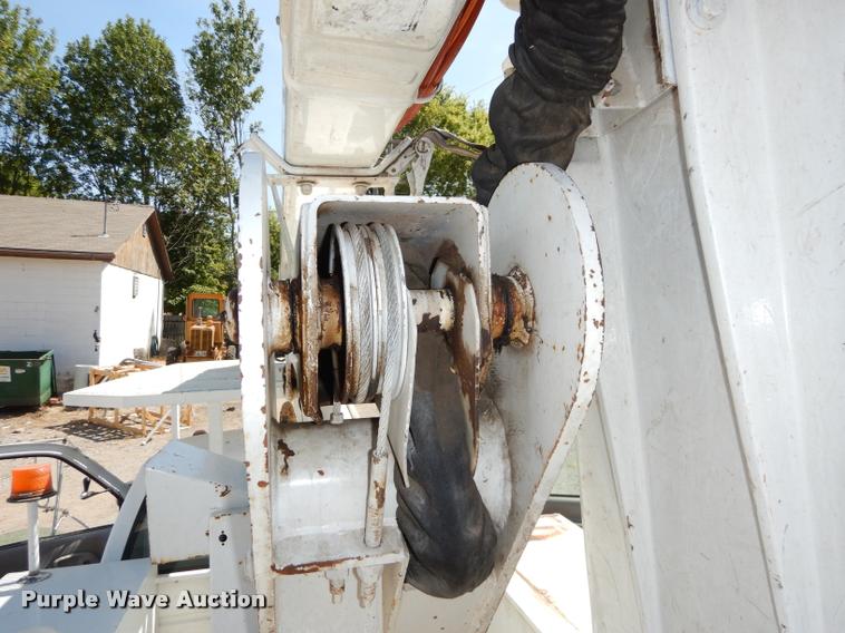 image for item DD0850 1995 Chevrolet Cheyenne 3500 bucket truck