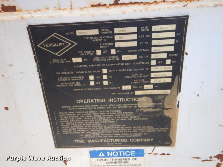 image for item DD0850 1995 Chevrolet Cheyenne 3500 bucket truck