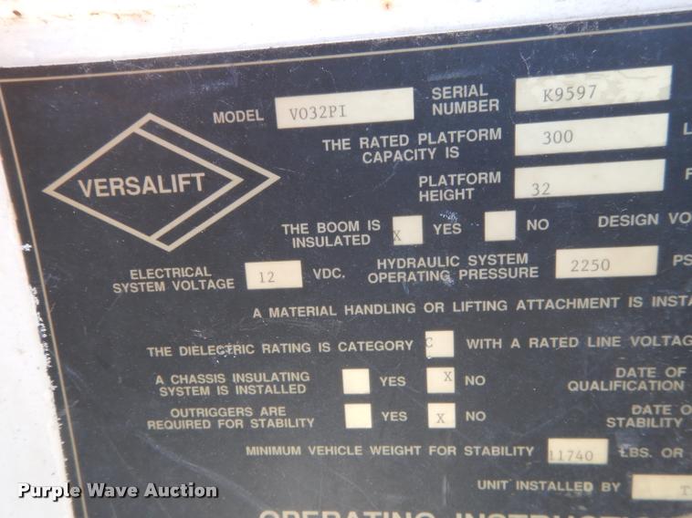 image for item DD0850 1995 Chevrolet Cheyenne 3500 bucket truck
