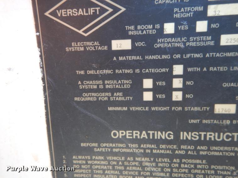 image for item DD0850 1995 Chevrolet Cheyenne 3500 bucket truck