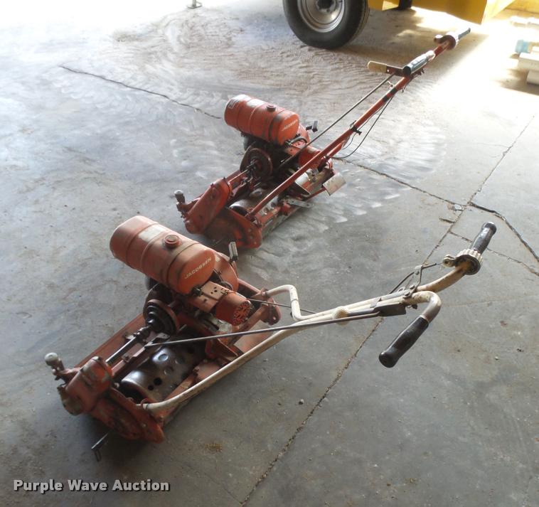 image for item DE9164 (2) Jacobsen greens mowers