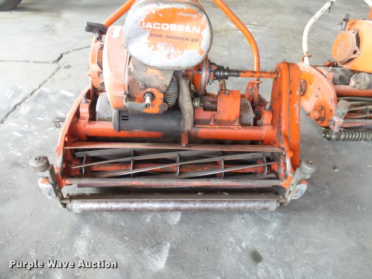 image for item DE9164 (2) Jacobsen greens mowers