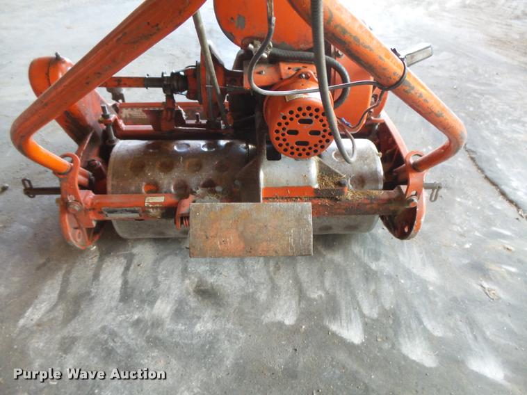 image for item DE9164 (2) Jacobsen greens mowers