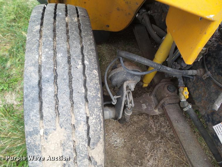 image for item DH9403 2008 Freightliner B2 school bus