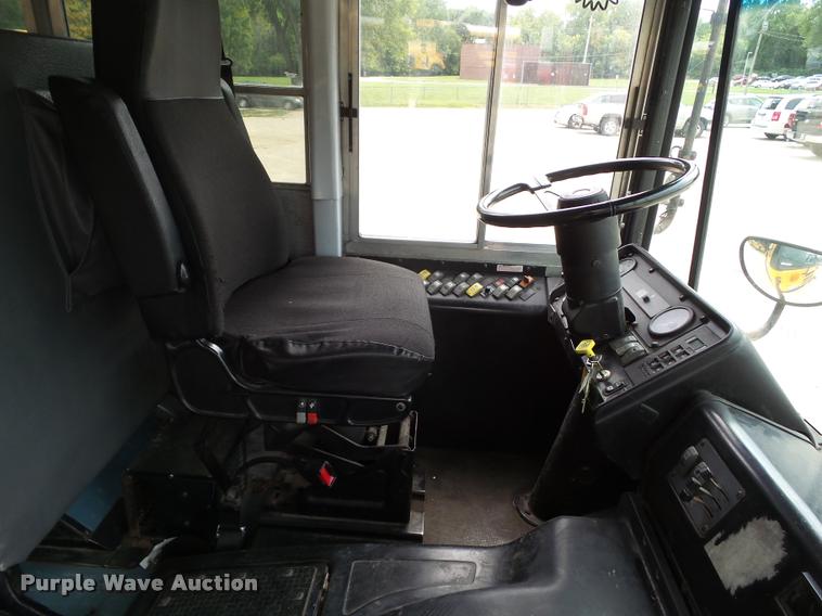 image for item DH9404 2008 Thomas 1418S school bus