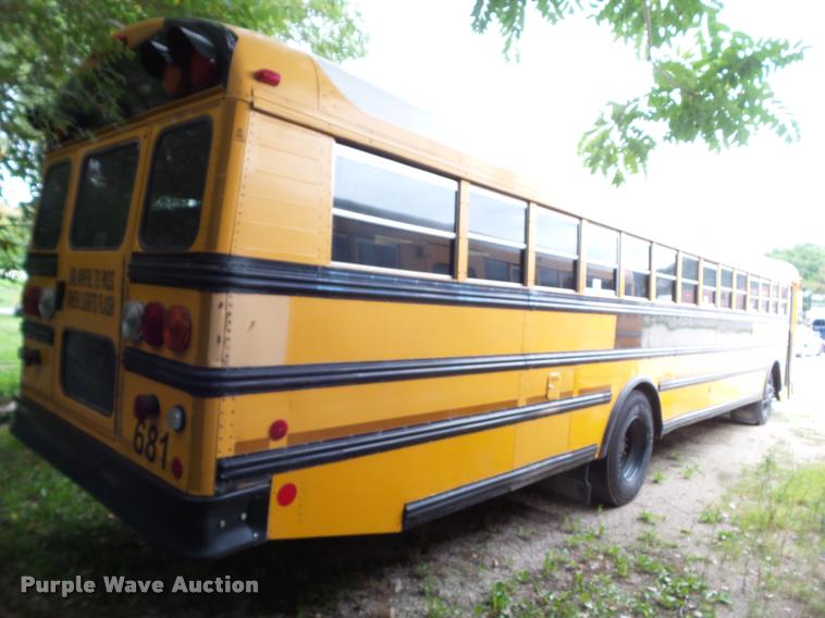 image for item DH9408 2004 Thomas Built 1418S school bus