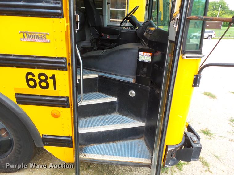 image for item DH9408 2004 Thomas Built 1418S school bus