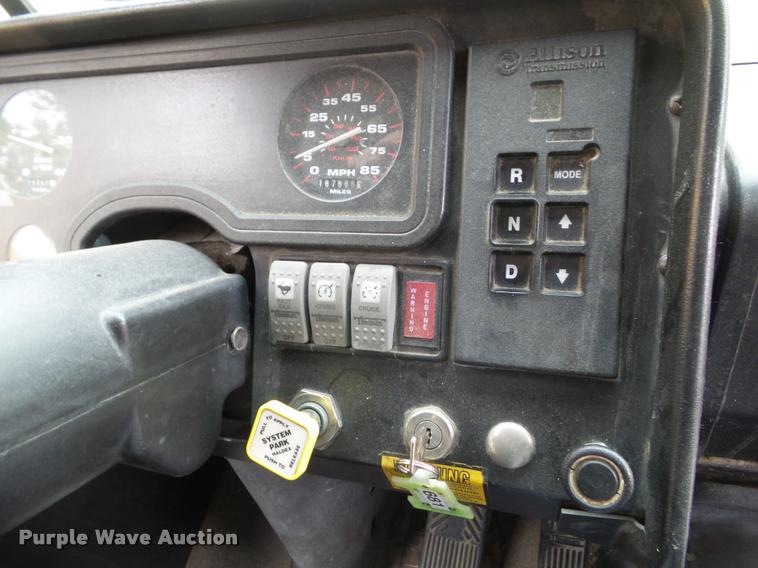 image for item DH9408 2004 Thomas Built 1418S school bus