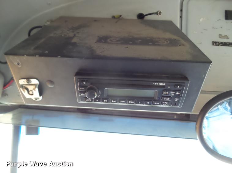 image for item DH9408 2004 Thomas Built 1418S school bus