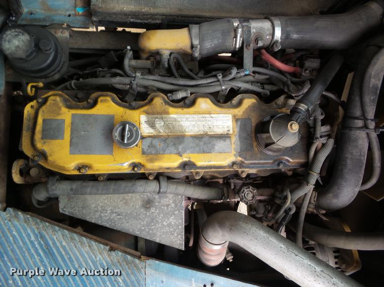 image for item DH9408 2004 Thomas Built 1418S school bus