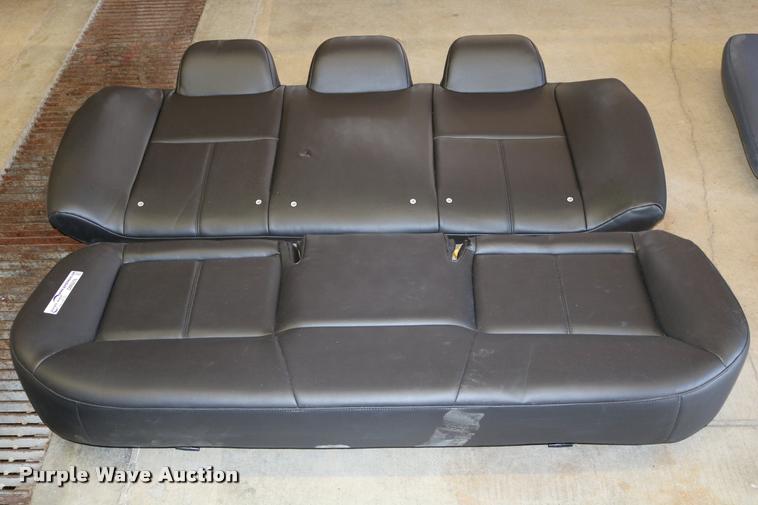 image for item DM9276 2009 Ford Crown Victoria rear seat