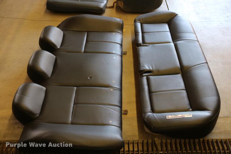 image for item DM9276 2009 Ford Crown Victoria rear seat