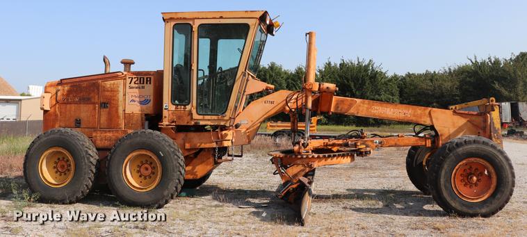 image for item DQ9308 1992 Champion 720A rigid frame motor grader