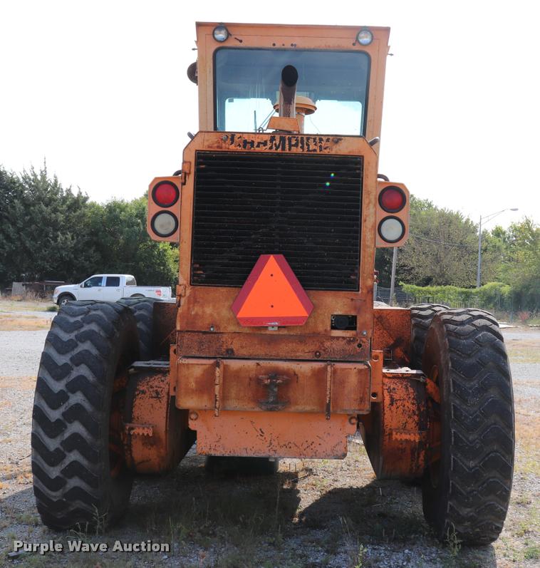 image for item DQ9308 1992 Champion 720A rigid frame motor grader