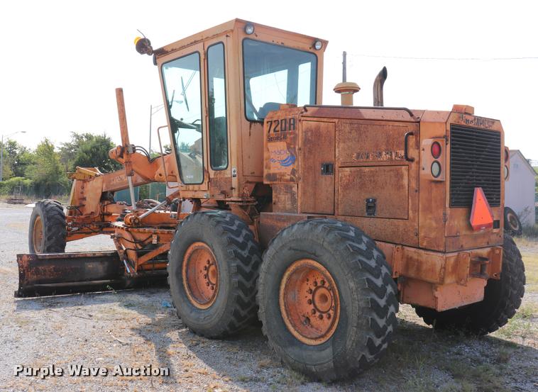 image for item DQ9308 1992 Champion 720A rigid frame motor grader