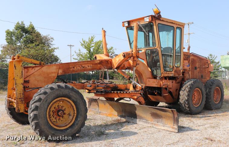 image for item DQ9308 1992 Champion 720A rigid frame motor grader