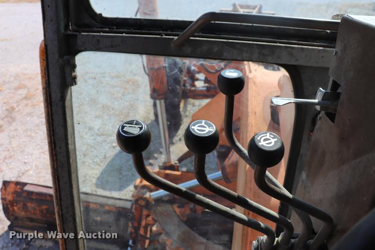 image for item DQ9308 1992 Champion 720A rigid frame motor grader