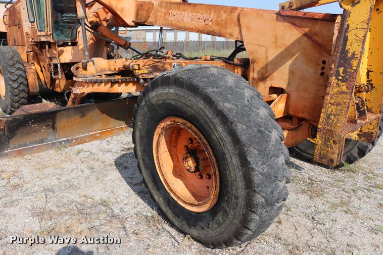 image for item DQ9308 1992 Champion 720A rigid frame motor grader