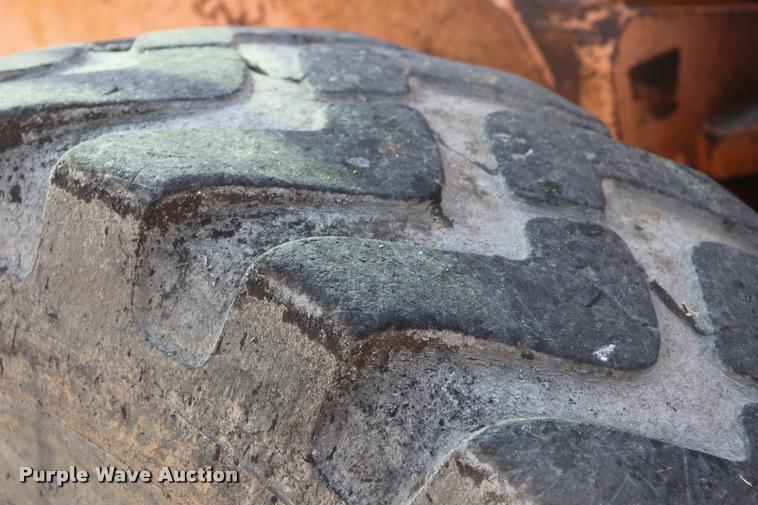 image for item DQ9308 1992 Champion 720A rigid frame motor grader