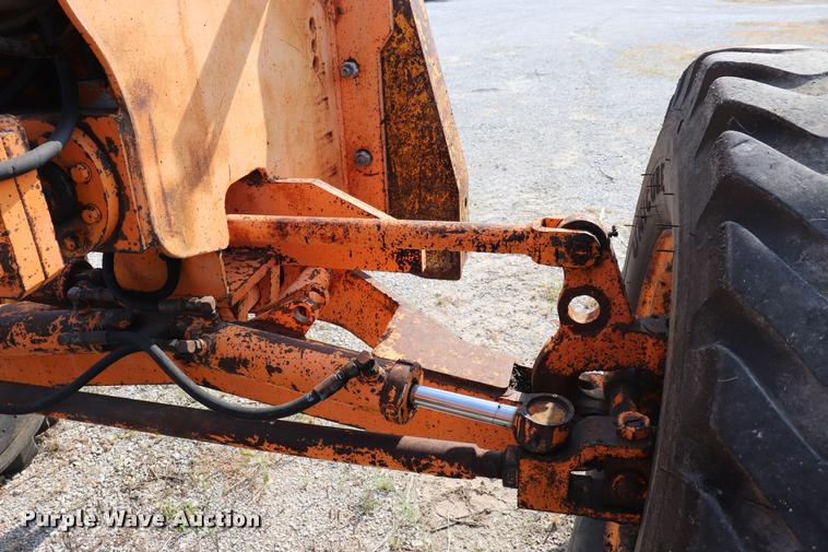 image for item DQ9308 1992 Champion 720A rigid frame motor grader