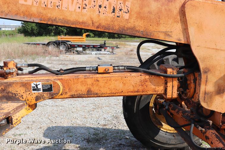 image for item DQ9308 1992 Champion 720A rigid frame motor grader