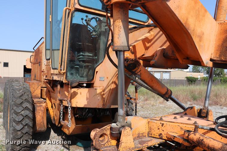 image for item DQ9308 1992 Champion 720A rigid frame motor grader