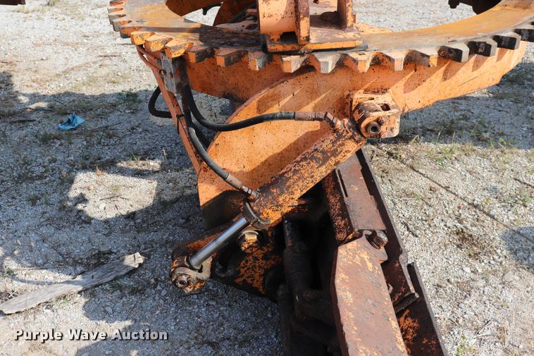 image for item DQ9308 1992 Champion 720A rigid frame motor grader