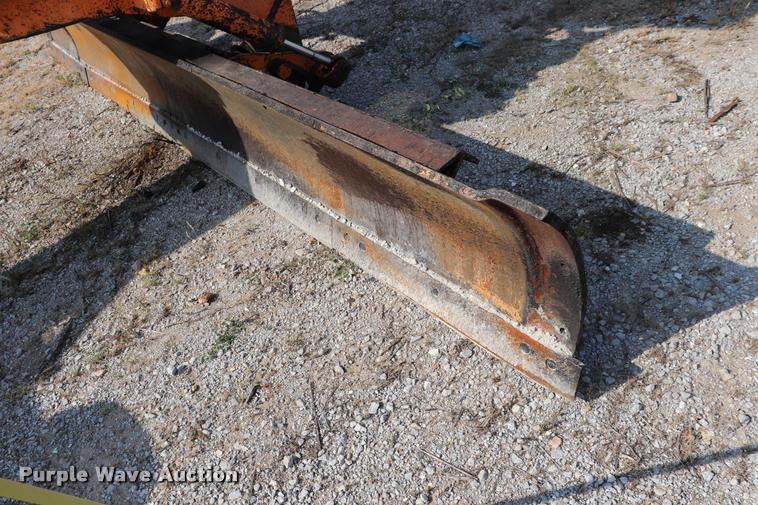 image for item DQ9308 1992 Champion 720A rigid frame motor grader