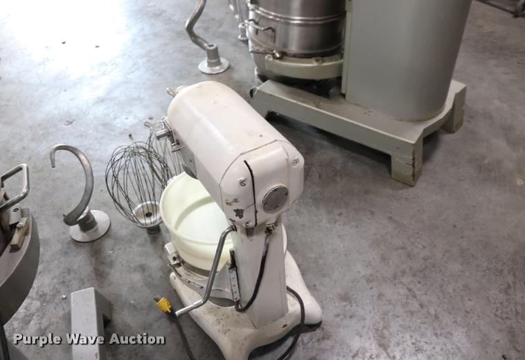 image for item DQ9364 Restaurant equipment