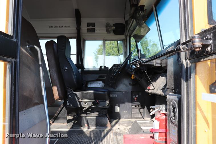 image for item DQ9366 1999 GMC B7 school bus