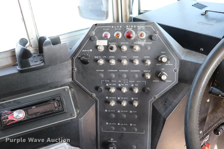 image for item DQ9366 1999 GMC B7 school bus