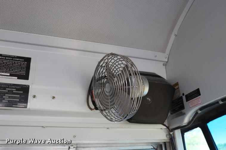 image for item DQ9366 1999 GMC B7 school bus