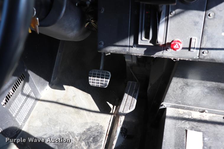 image for item DQ9366 1999 GMC B7 school bus