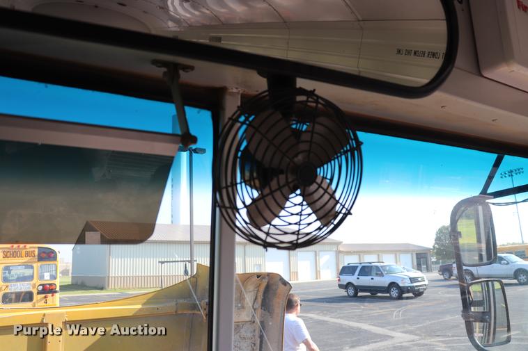 image for item DQ9366 1999 GMC B7 school bus