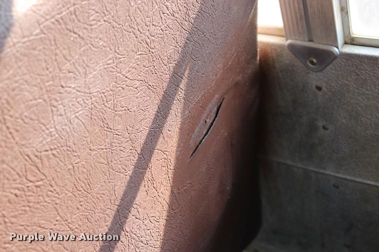 image for item DQ9366 1999 GMC B7 school bus