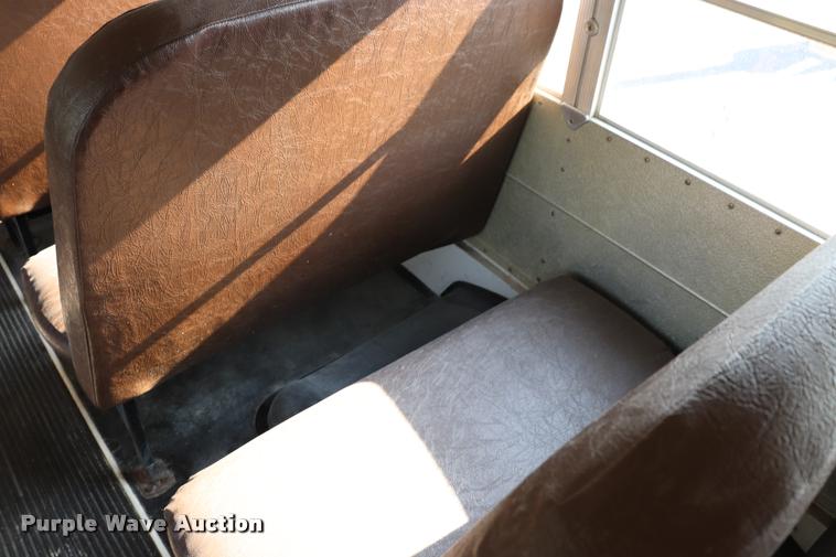 image for item DQ9366 1999 GMC B7 school bus