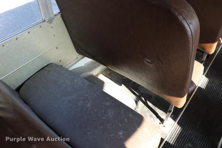 image for item DQ9366 1999 GMC B7 school bus