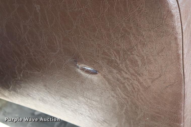 image for item DQ9366 1999 GMC B7 school bus