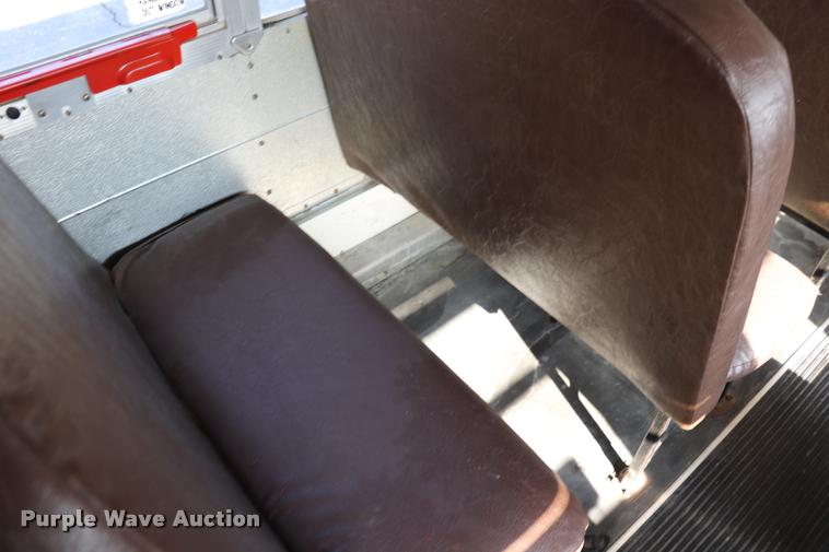 image for item DQ9366 1999 GMC B7 school bus