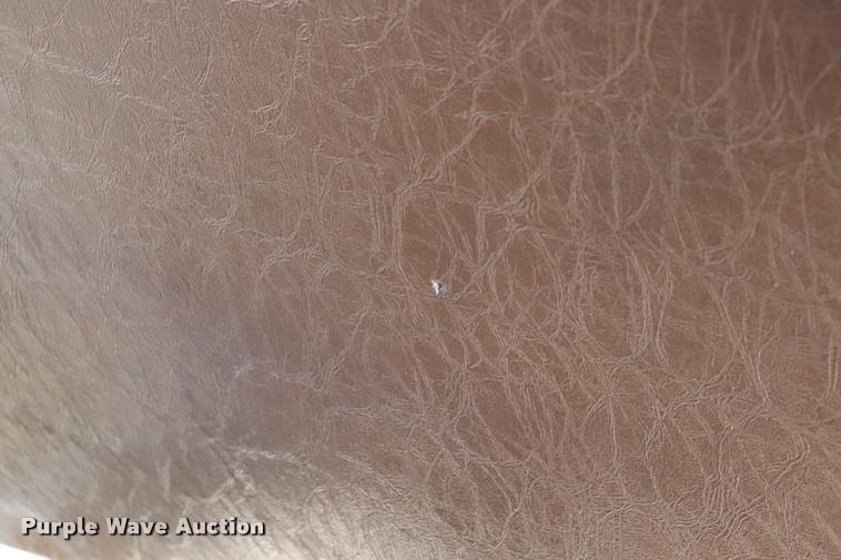 image for item DQ9366 1999 GMC B7 school bus