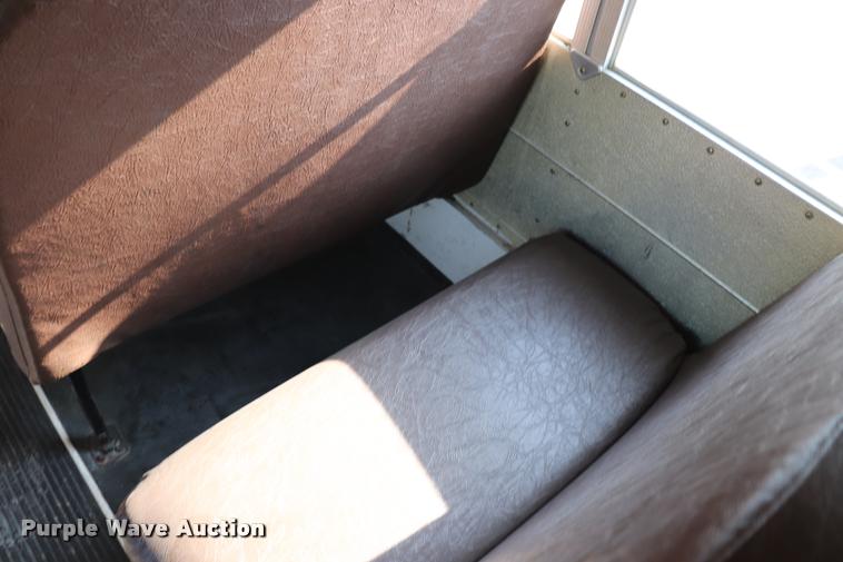 image for item DQ9366 1999 GMC B7 school bus