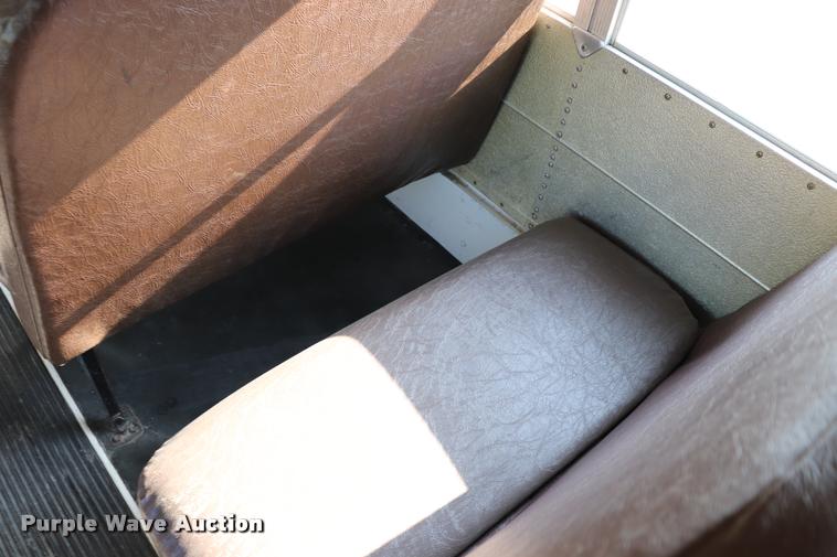 image for item DQ9366 1999 GMC B7 school bus