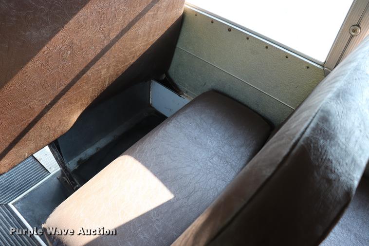 image for item DQ9366 1999 GMC B7 school bus