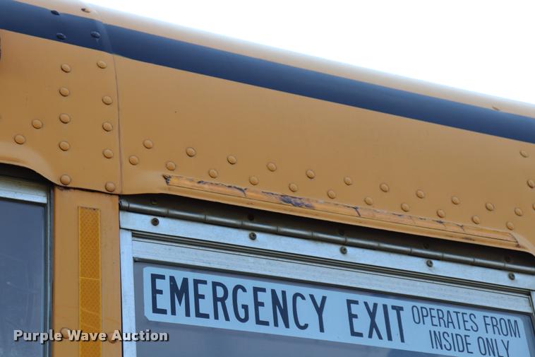 image for item DQ9366 1999 GMC B7 school bus