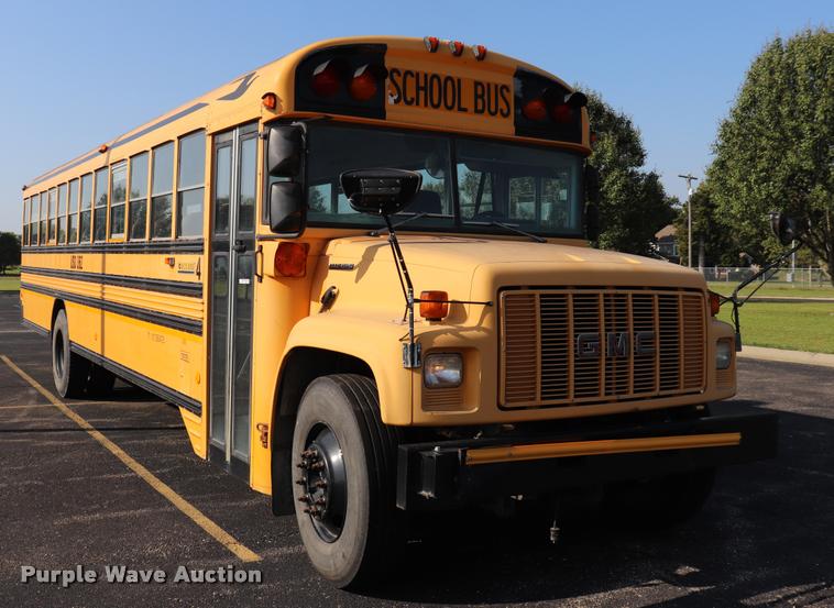 image for item DQ9367 2001 GMC B7 school bus