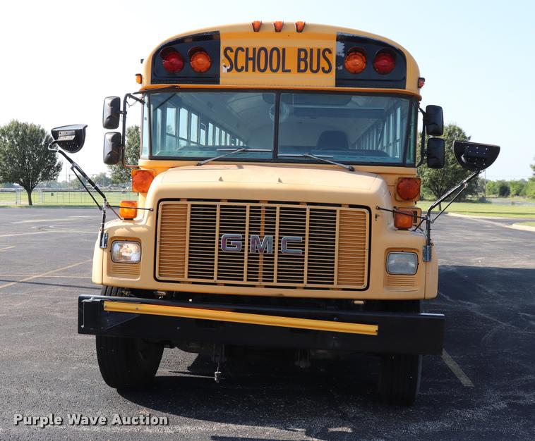 image for item DQ9367 2001 GMC B7 school bus
