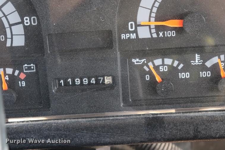 image for item DQ9367 2001 GMC B7 school bus