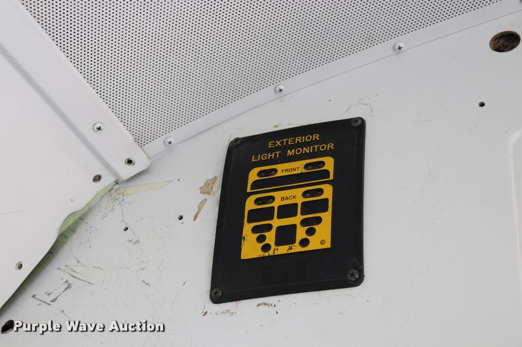 image for item DQ9367 2001 GMC B7 school bus