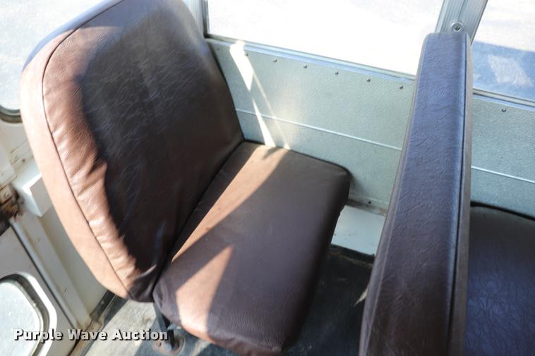 image for item DQ9367 2001 GMC B7 school bus